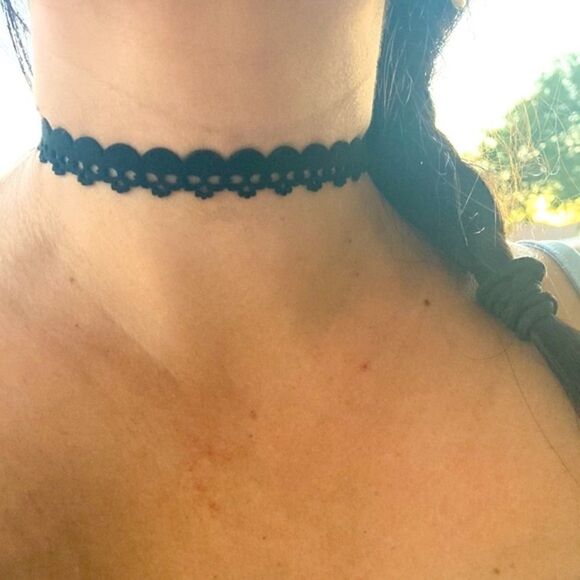 Jewelry - Choker necklace  